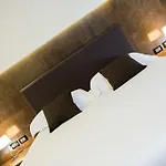 Garni House Majorana 4* ريندي