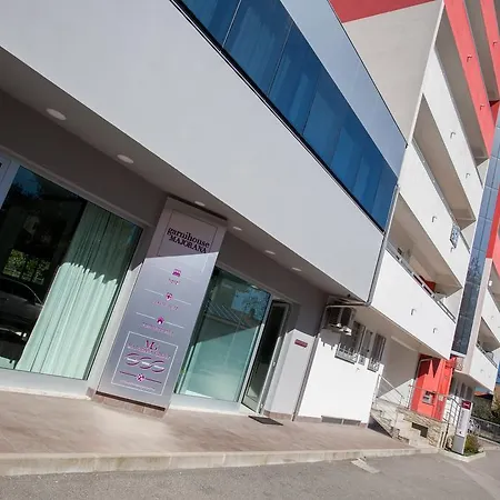 Garni House Majorana Gasthof Rende