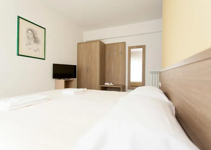 בית הארחה Garni House Majorana