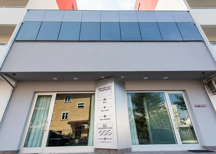 Garni House Majorana בית הארחה 4*